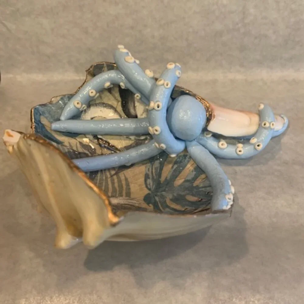 Handmade Shell Art Decor (light blue octopus) - Picture 3 of 7